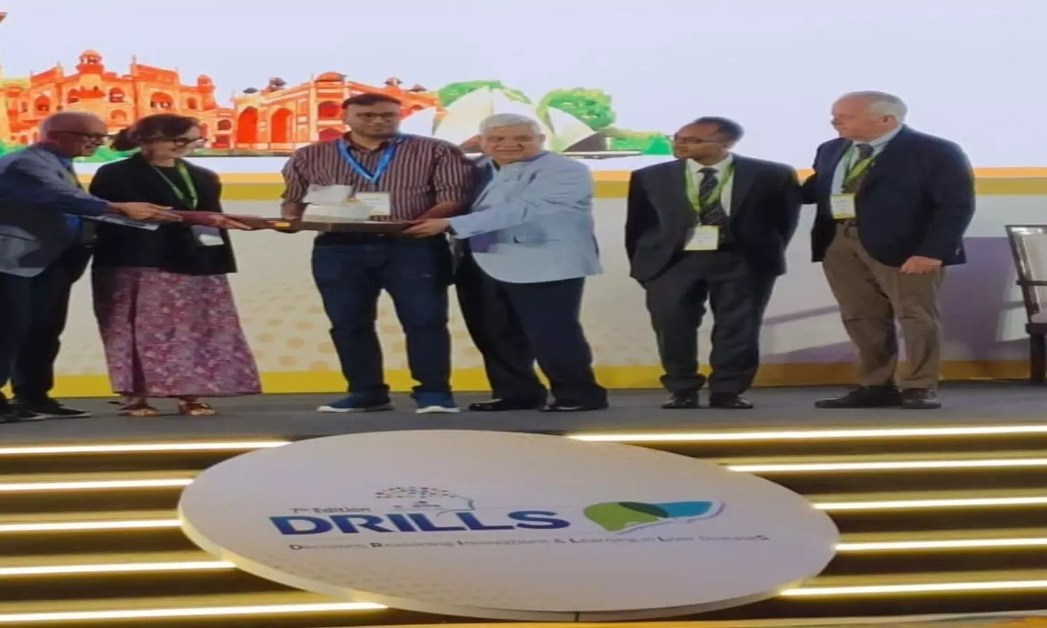 Dr Vagish Barnwal brings laurels to Motilal Nehru Medical College with Best Case Award Dr Vagish Barnwal brings laurels to Motilal Nehru Medical College with Best Case Award