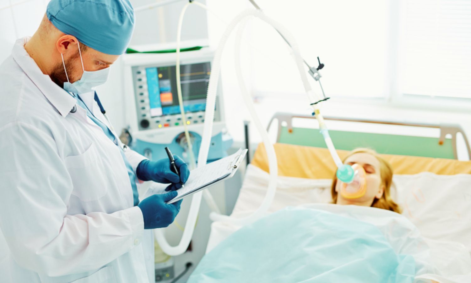 Empiric Liposomal Amphotericin B Not Linked to AKI in Critically Ill COVID-19 Patients, Suggests Study