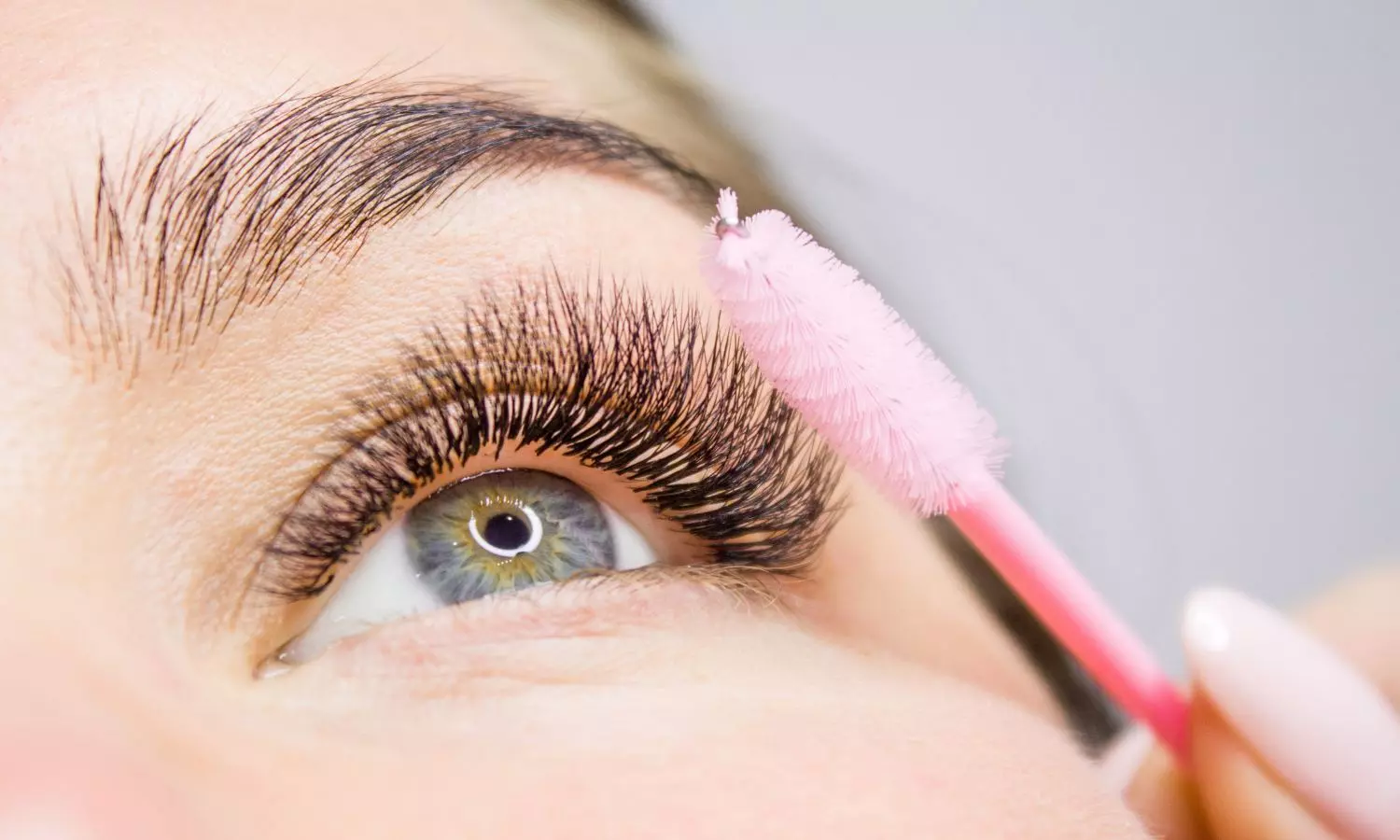 Regular use of eyelash extensions linked to skin mites, eye irritation and blocked glands: Study Regular use of eyelash extensions linked to skin mites, eye irritation and blocked glands: Study