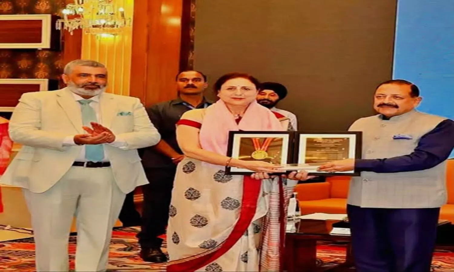 Jammu Gynaecologist Dr Indu Kaul Khoda conferred Atreya Varishta Chikitsa Shikshak award