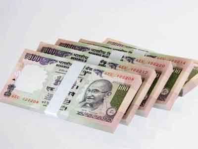 New Delhi: Doctor detained with Rs 70 lakhs in 100 notes