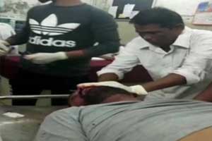 Viral Video: Sweeper gives patient stitches, Gujarat hospital assures action