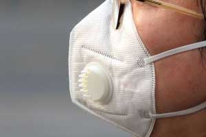 Surgical masks cant stop pollutants: Indian Medical Association