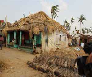 Health Department Medical Officer lends helping hand in Cyclone torn Odisha