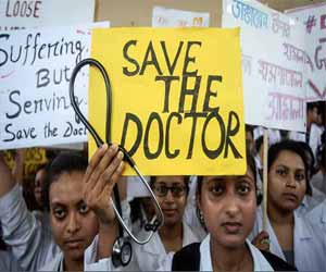 Solidarity: AIIMS, Safdarjung give 48 hour Ultimatum to Mamata to meet Kolkata doctors demands
