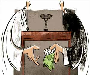 Odisha: Female govt doctor accused of calling patient at home, taking Rs 2700 bribe for treatment